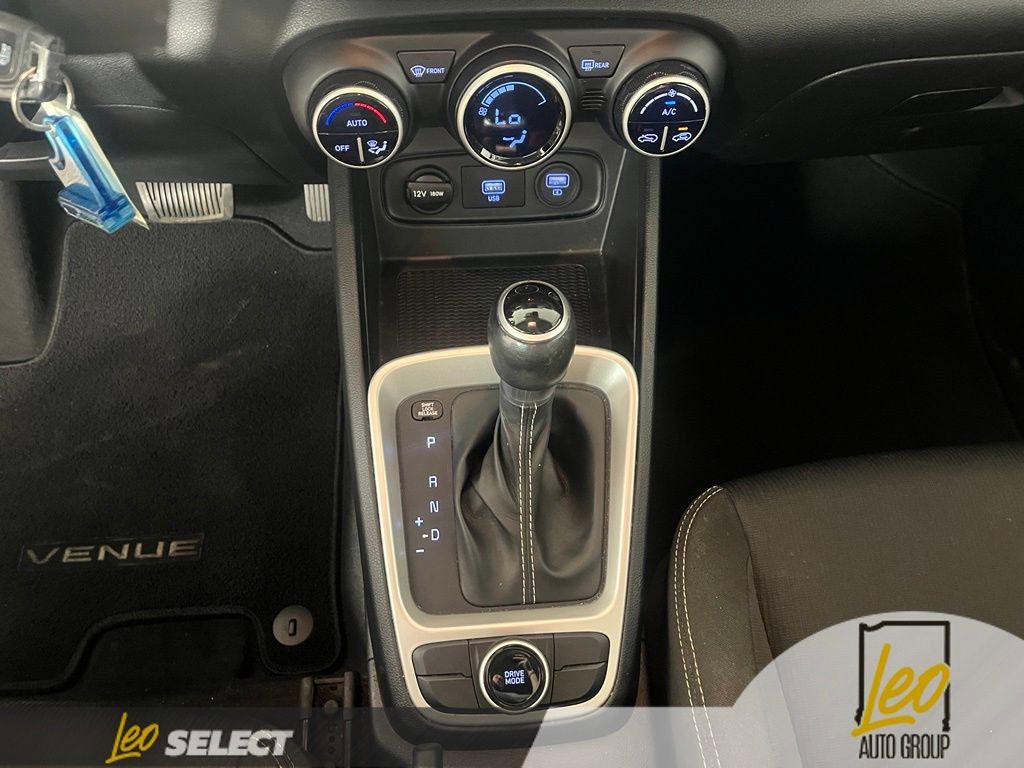 Used 2021 Hyundai Venue SEL FWD image 19