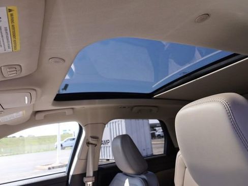 Used 2022 Lincoln Corsair AWD w/ Premium Package image 10