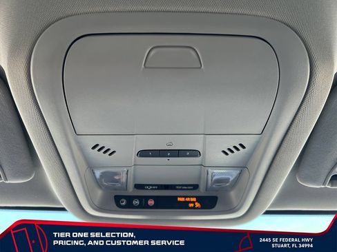 Used 2020 GMC Acadia SLT FWD image 27