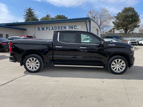 Used 2021 Chevrolet Silverado 1500 High Country w/ Technology Package image 15