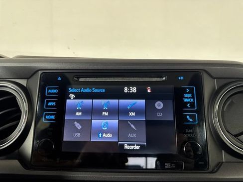 Used 2018 Toyota Tacoma TRD Sport AWD/4WD image 14
