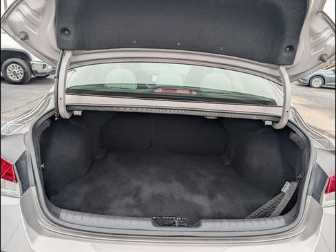 Used 2023 Hyundai Elantra Limited image 22