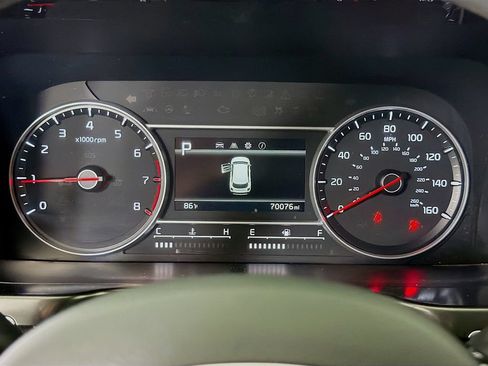 Used 2023 Kia Sorento LX FWD image 16