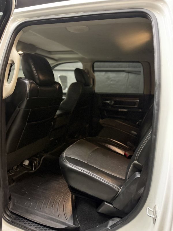 Used 2013 RAM 3500 Laramie w/ Convenience Group AWD/4WD image 9