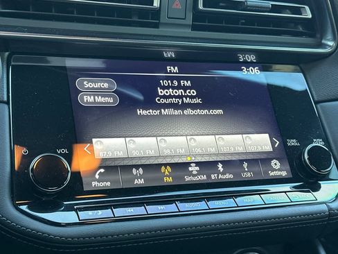 Used 2024 Nissan Z Performance w/ Floor Mat Package image 16