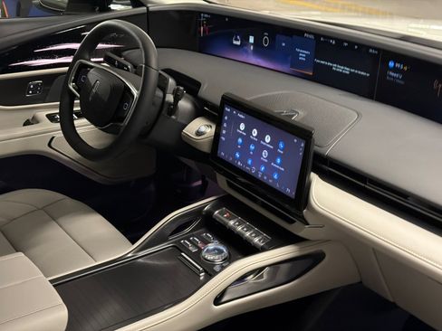 New 2026 Lincoln Nautilus Premier AWD/4WD image 10
