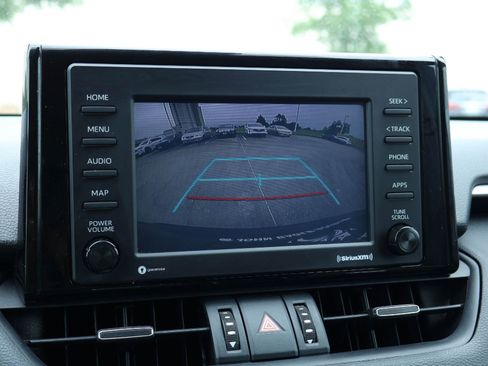 Used 2021 Toyota RAV4 XLE Premium FWD image 27
