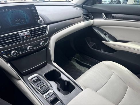 Used 2020 Honda Accord Touring image 24