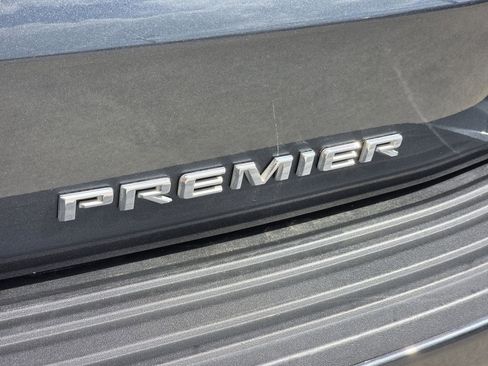 Used 2021 Chevrolet Tahoe Premier w/ Premium Package image 9