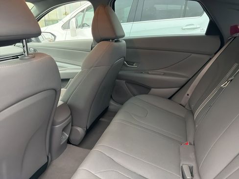 Certified 2025 Hyundai Elantra Sport image 8