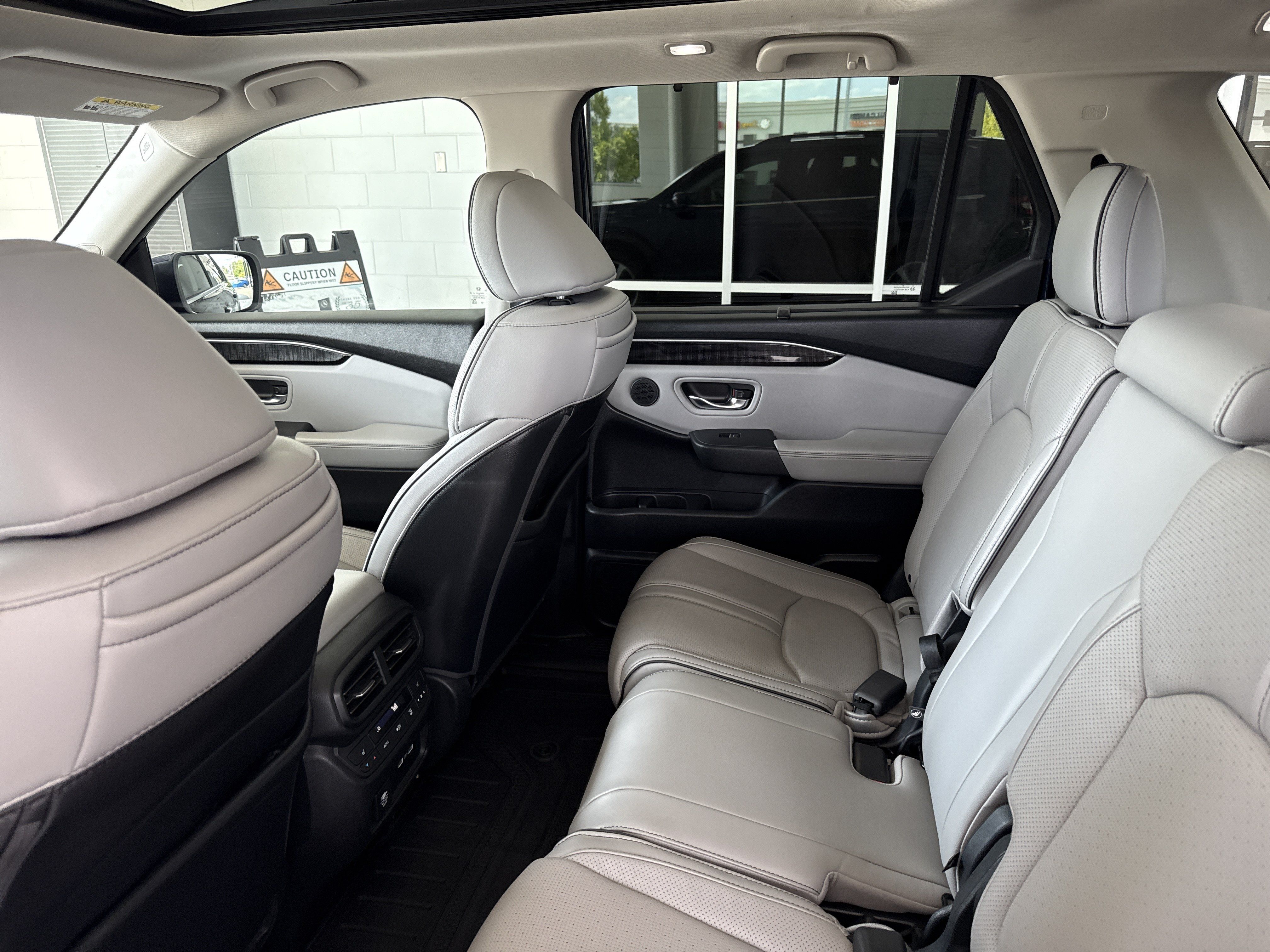 Used 2023 Honda Pilot Elite image 28