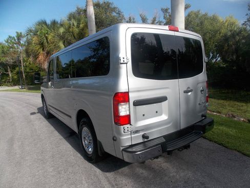 Used 2020 Nissan NV 3500 SL RWD image 3