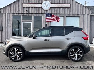 Used 2022 Volvo XC40 T5 R-Design w/ Advanced Package image 1