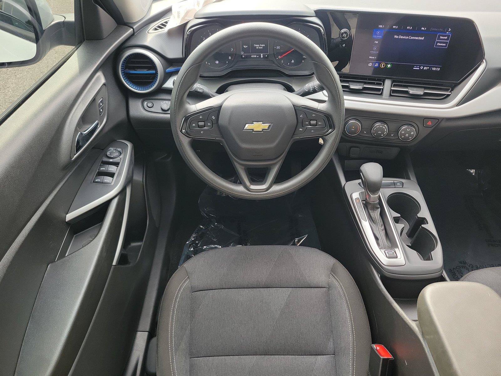 Used 2024 Chevrolet Trax LS w/ LS Convenience Package FWD image 10