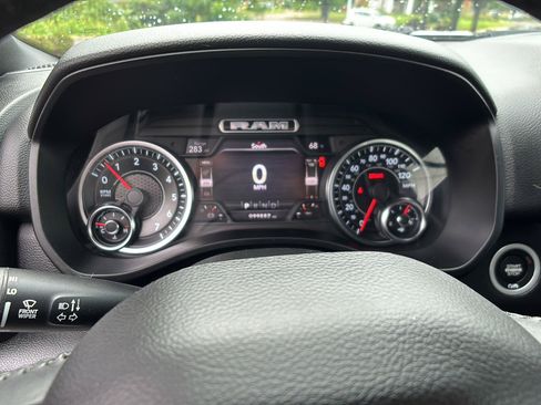 Used 2020 RAM 1500 Big Horn AWD/4WD image 3