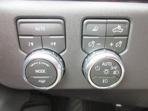 New 2026 GMC Sierra 1500 SLT w/ SLT Convenience Package image 17