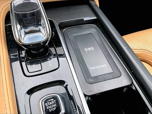 Used 2023 Volvo XC90 T8 Ultimate image 35