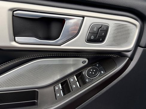 Used 2020 Ford Explorer ST w/ ST Street Pack image 22