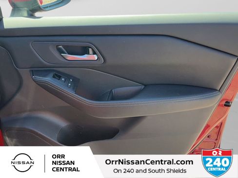 Used 2025 Nissan Rogue SV image 10