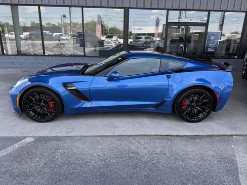 Used 2016 Chevrolet Corvette Z06 Coupe w/ 3LZ w/ 3LZ Preferred Equipment Group RWD image 9