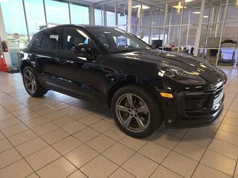 Used 2023 Porsche Macan AWD/4WD image 2