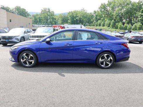 Certified 2023 Hyundai Elantra Limited w/ Cargo Package FWD image 4