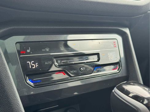 Certified 2024 Volkswagen Tiguan SE image 36