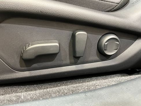 Used 2025 Subaru Crosstrek 2.5i Limited AWD/4WD image 12