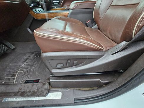 Used 2015 Chevrolet Silverado 2500 High Country w/ Duramax Plus Package AWD/4WD image 16