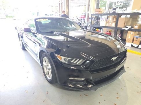 Used 2017 Ford Mustang Coupe RWD image 1