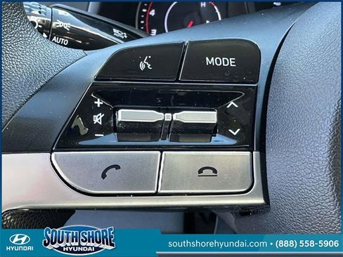 Certified 2021 Hyundai Elantra SE image 21