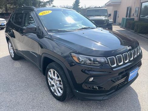 Certified 2022 Jeep Compass Latitude image 3