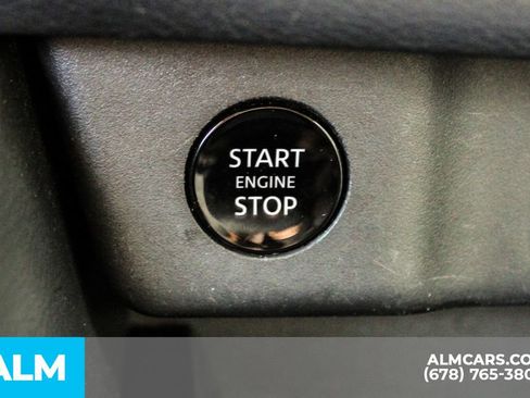 Used 2025 Nissan Rogue SV FWD image 28