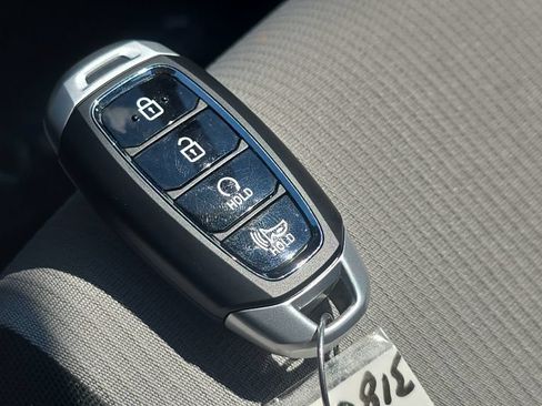 Certified 2024 Hyundai Venue SEL FWD image 32