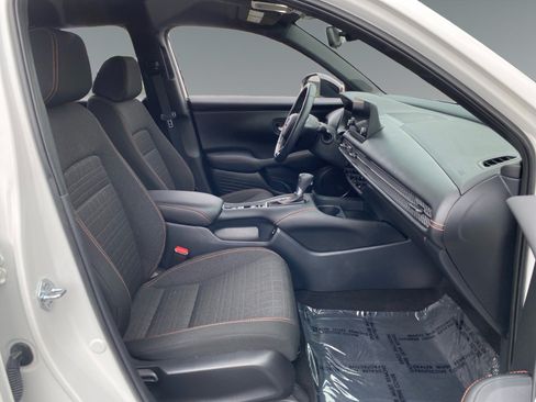 Used 2025 Honda HR-V Sport image 15
