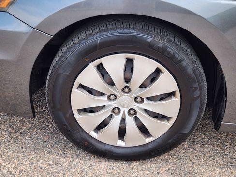 Used 2012 Honda Accord LX image 7