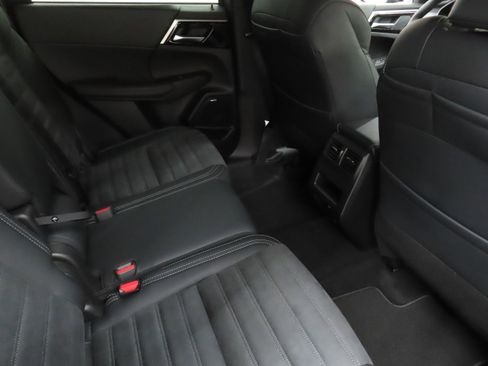 New 2026 Mitsubishi Outlander LE FWD image 23