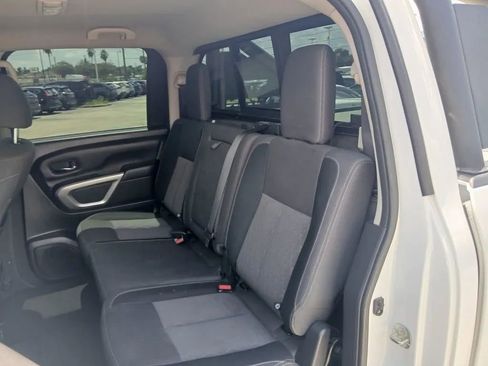 Used 2022 Nissan Titan SV w/ SV Convenience Package image 18