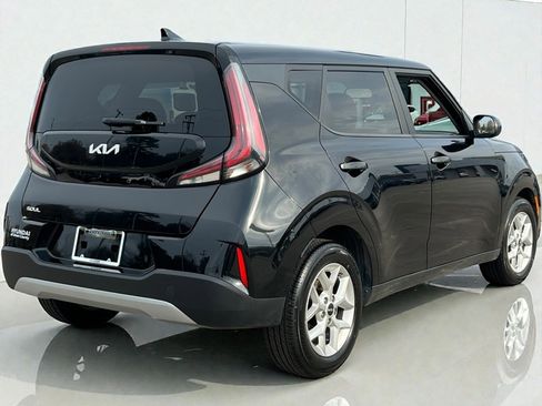 Used 2023 Kia Soul LX w/ LX Technology Package image 5