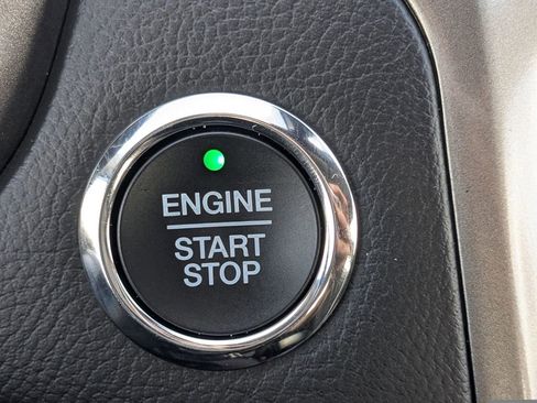 Used 2019 Ford Fusion SE image 26