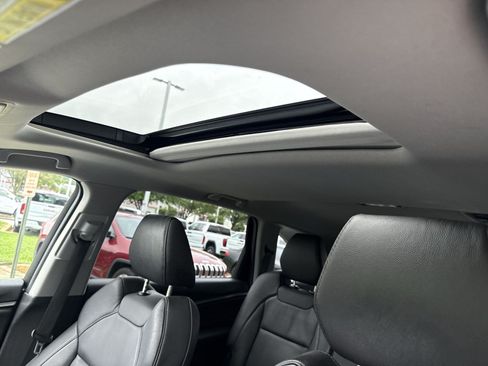 Used 2017 Acura MDX SH-AWD image 22