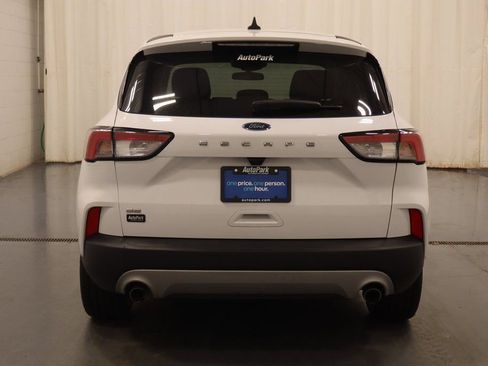 Used 2022 Ford Escape SE image 9
