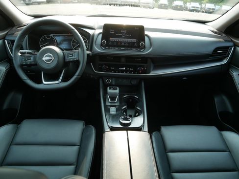 Certified 2023 Nissan Rogue SV w/ SV Premium B Package AWD/4WD image 10