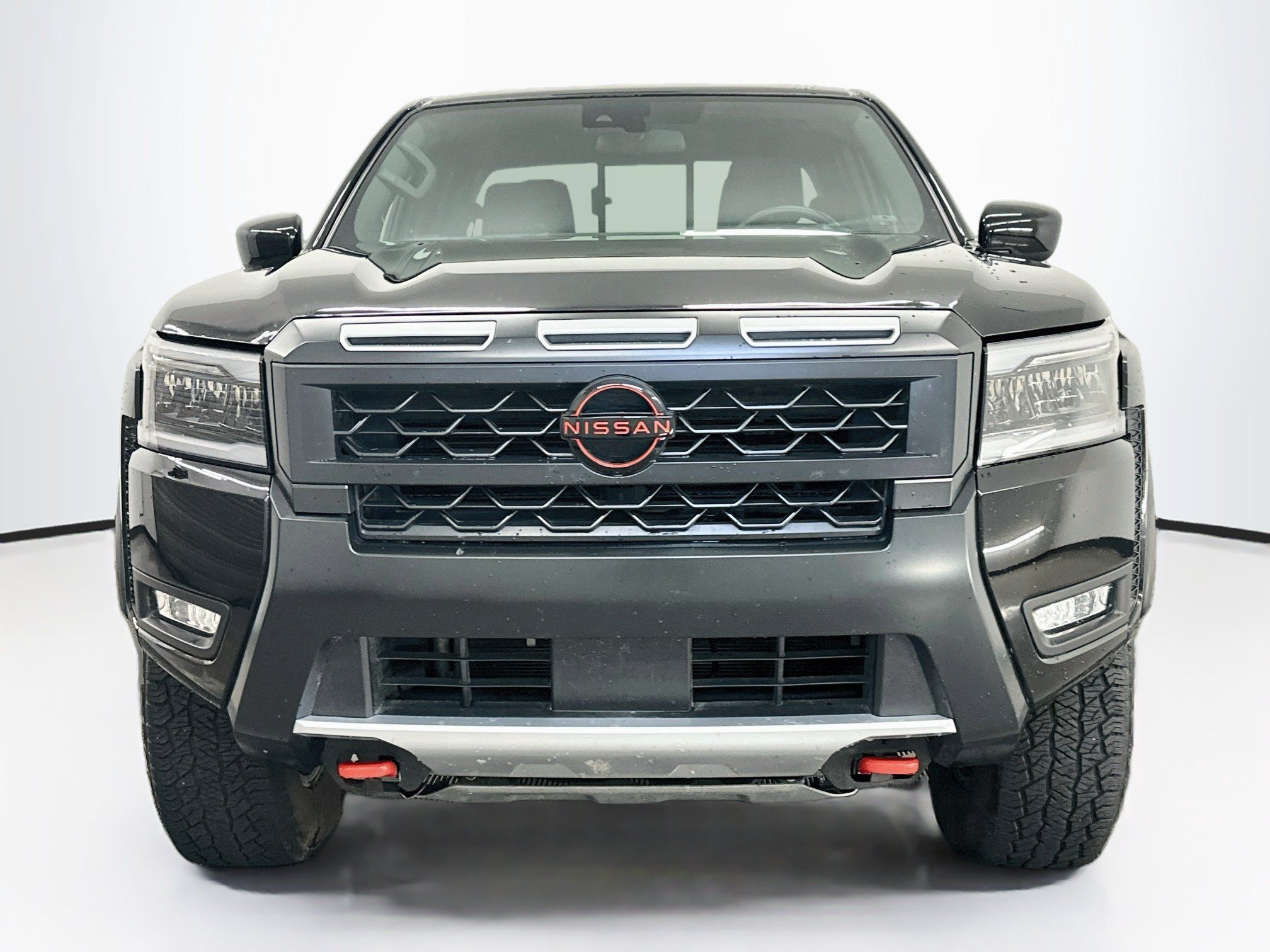 Used 2026 Nissan Frontier PRO-4X AWD/4WD image 2