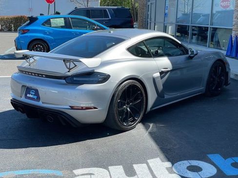 Used 2021 Porsche 718 Cayman GT4 RWD image 11