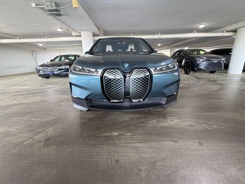 Used 2024 BMW iX xDrive50 w/ Premium Package image 5
