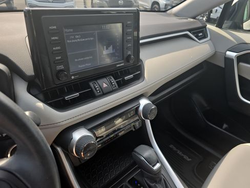 Used 2022 Toyota RAV4 XLE Premium AWD/4WD image 20