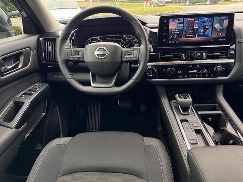 Certified 2026 Nissan Pathfinder SV FWD image 10