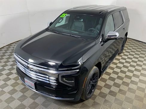 Used 2025 Chevrolet Tahoe Premier AWD/4WD image 7