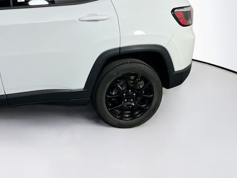 Used 2022 Jeep Compass Latitude w/ Convenience Group AWD/4WD image 28